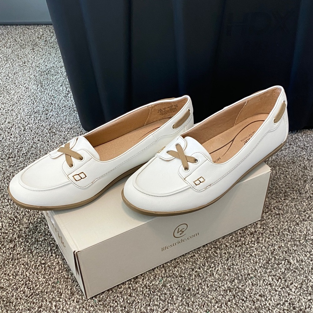 Life Stride White and Tan Loafers Wide
